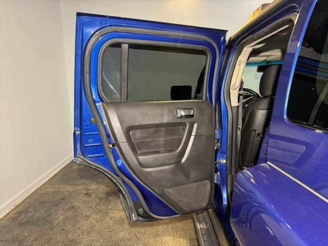 2006 HUMMER H3 Base