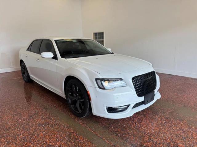 2023 Chrysler 300 Touring L