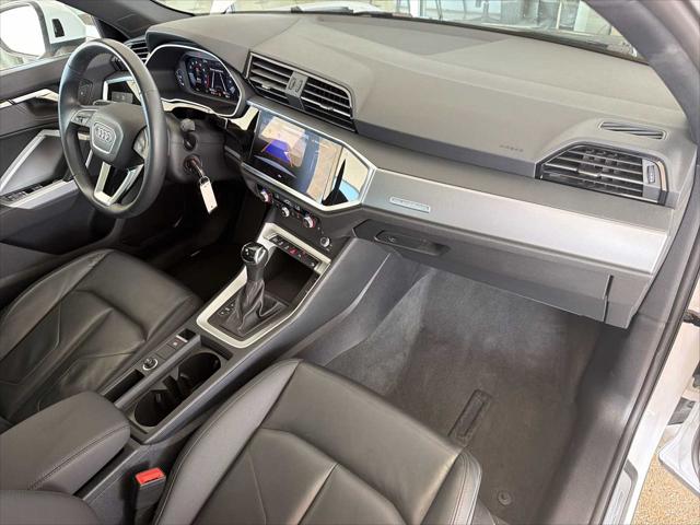 2025 Audi Q3 Premium 45 TFSI S line quattro Tiptronic