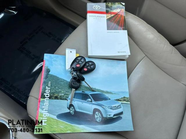 2011 Toyota Highlander SE V6