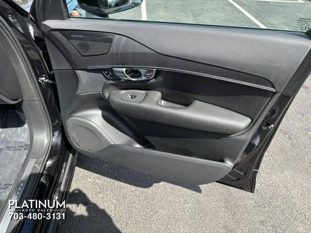 2020 Volvo XC90 T6 Momentum 7 Passenger