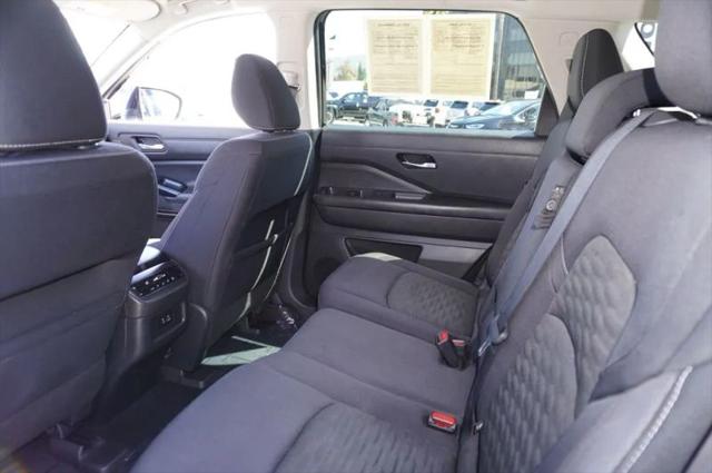 2022 Nissan Pathfinder SV 2WD