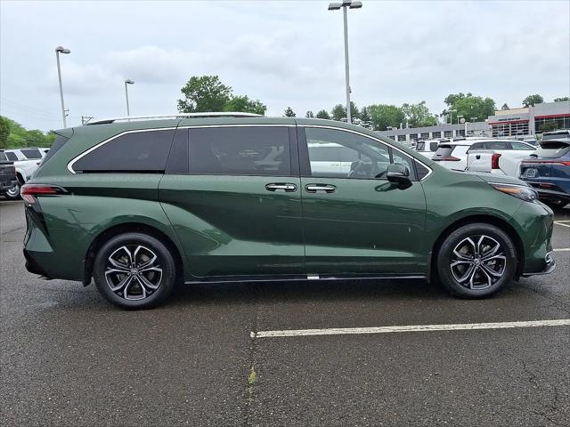 2025 Toyota Sienna Platinum