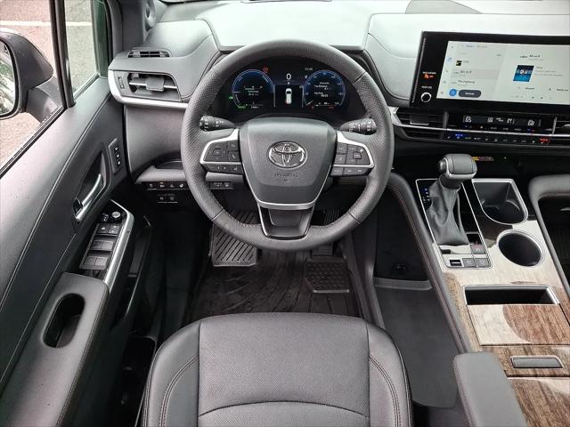 2025 Toyota Sienna Platinum