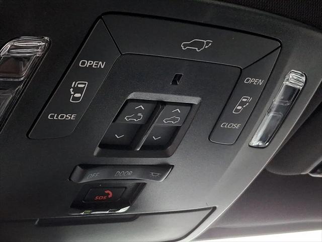 2025 Toyota Sienna Platinum