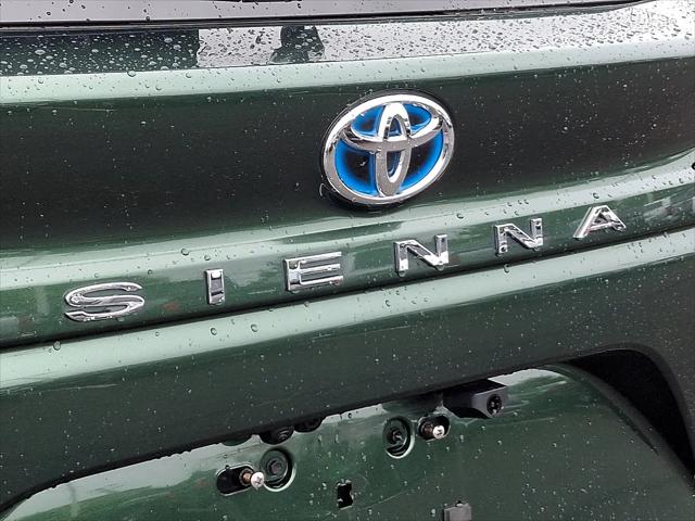 2025 Toyota Sienna Platinum