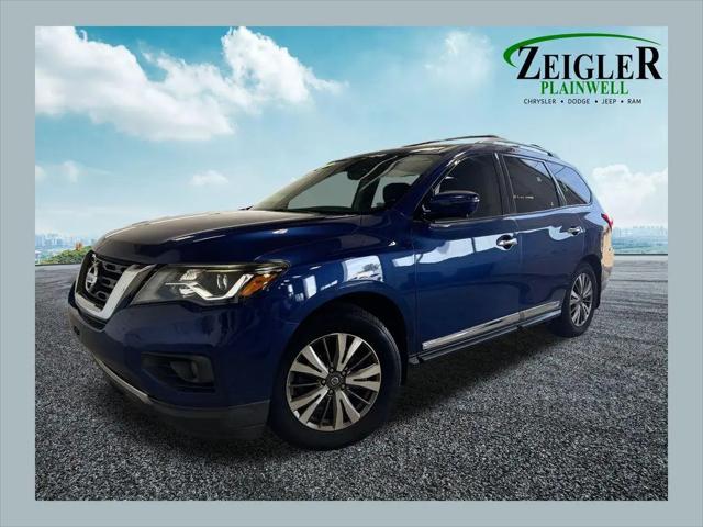 2017 Nissan Pathfinder Platinum for sale in Plainwell, MI