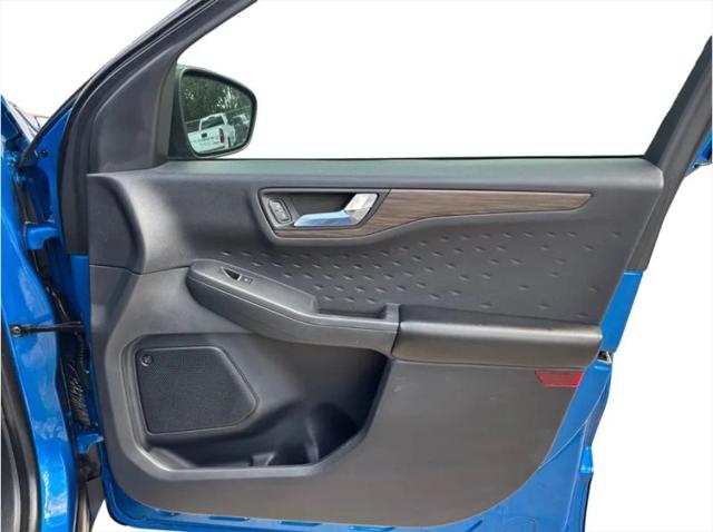 2020 Ford Escape Titanium Hybrid