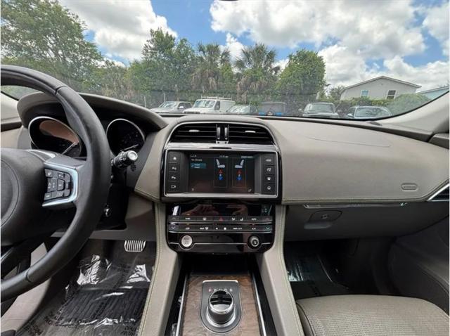 2018 Jaguar F-PACE 25t R-Sport