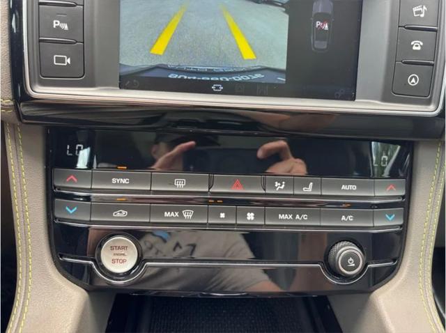 2018 Jaguar F-PACE 25t R-Sport