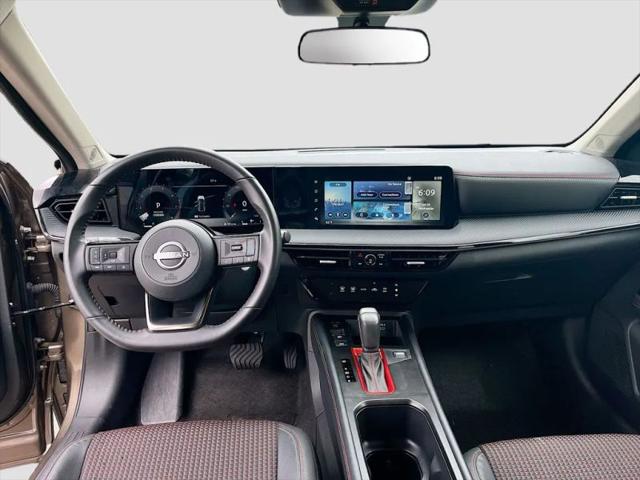 2025 Nissan Kicks SR FWD