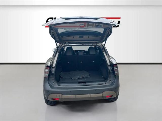 2025 Nissan Kicks SR FWD