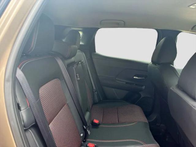 2025 Nissan Kicks SR FWD