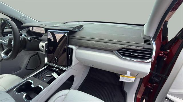 2026 GMC Acadia Denali AWD