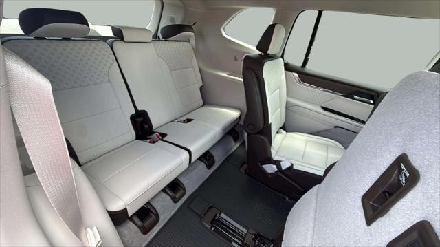 2026 GMC Acadia Denali AWD