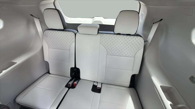 2026 GMC Acadia Denali AWD