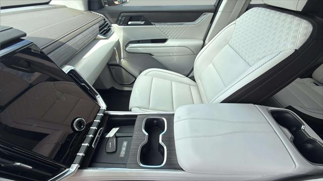 2026 GMC Acadia Denali AWD