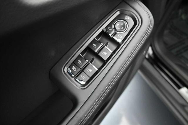 2026 Porsche Macan Unknown
