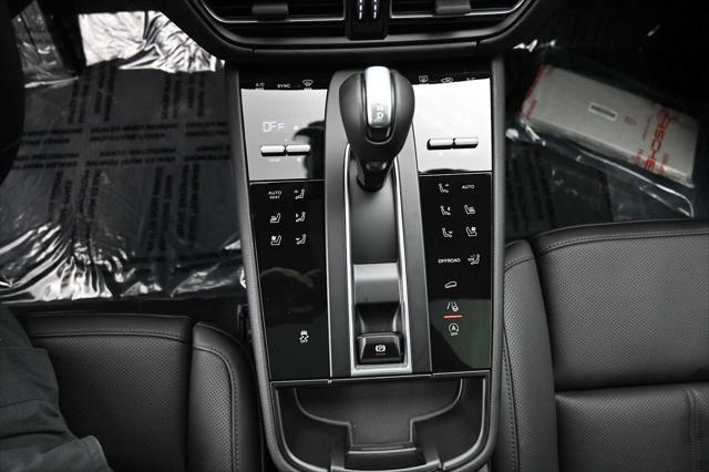 2026 Porsche Macan Unknown