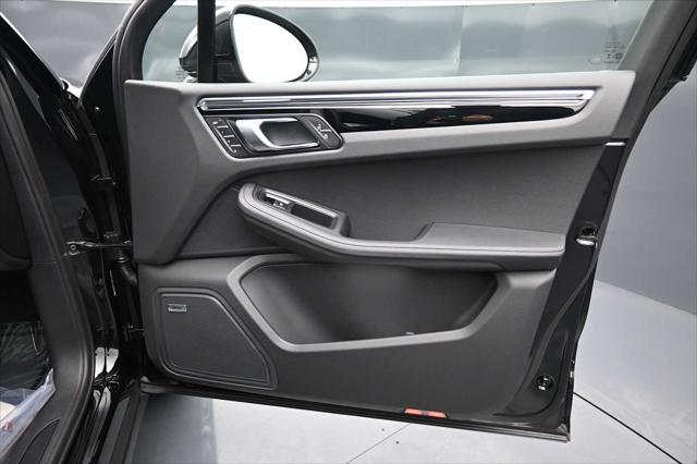 2026 Porsche Macan Unknown