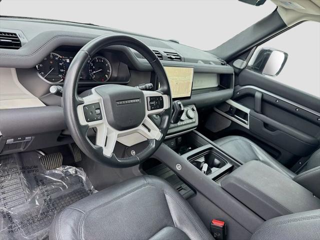 2023 Land Rover Defender 130 SE