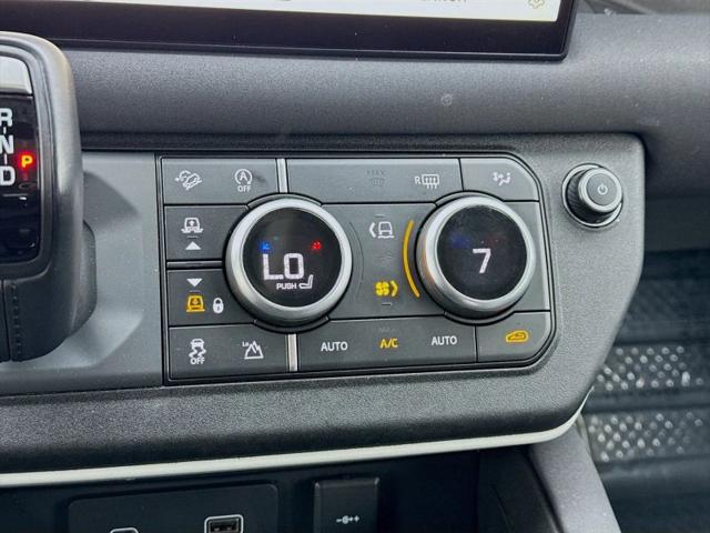 2023 Land Rover Defender 130 SE