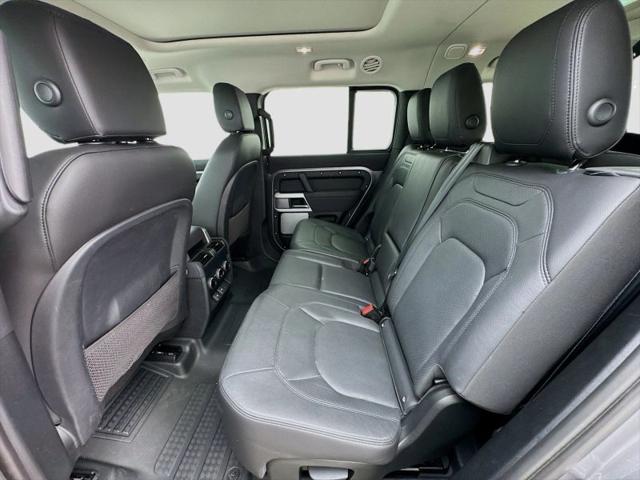 2023 Land Rover Defender 130 SE