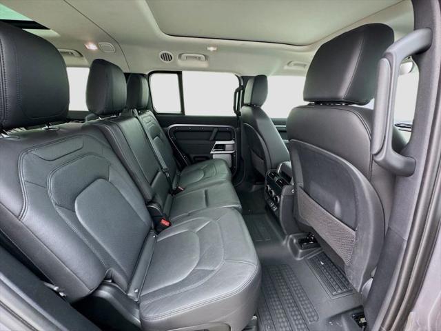 2023 Land Rover Defender 130 SE