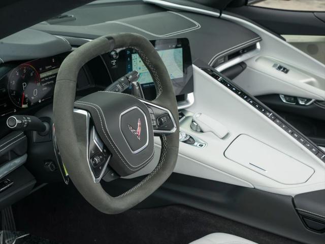2025 Chevrolet Corvette Stingray RWD Convertible 2LT
