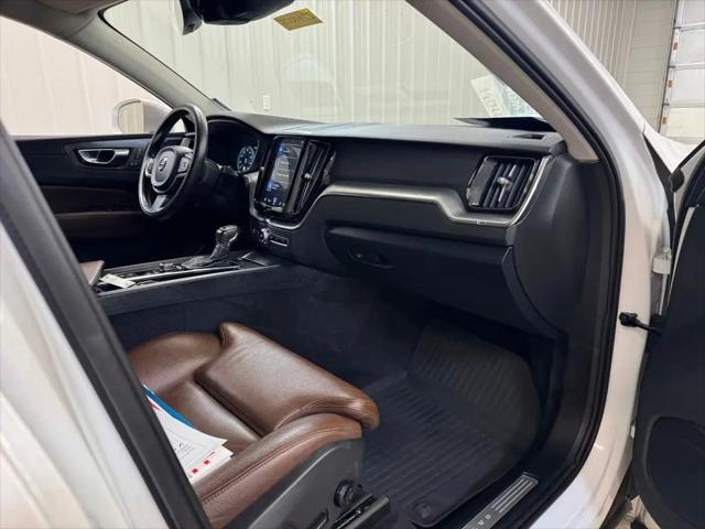 2019 Volvo XC60 T5 Momentum