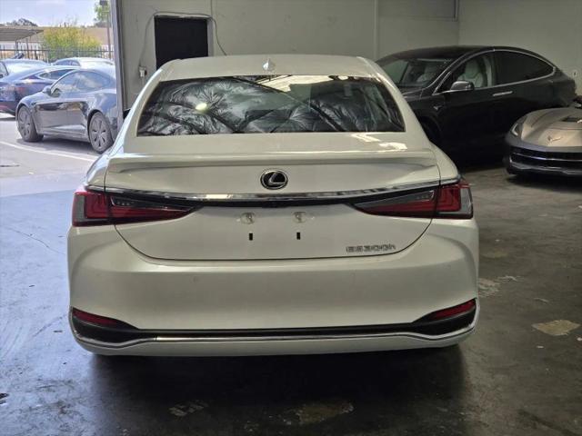 2023 Lexus ES 300h 300h
