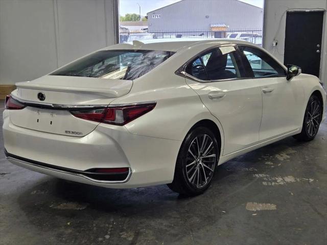2023 Lexus ES 300h 300h