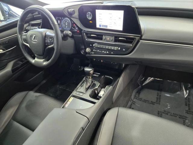 2023 Lexus ES 300h 300h