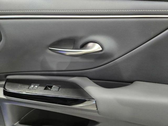 2023 Lexus ES 300h 300h