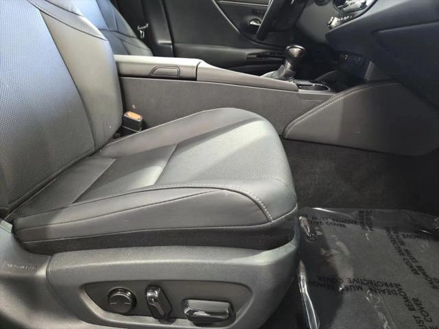 2023 Lexus ES 300h 300h