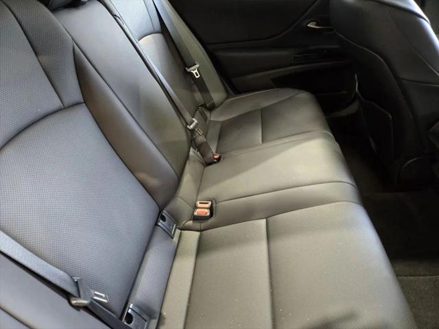 2023 Lexus ES 300h 300h