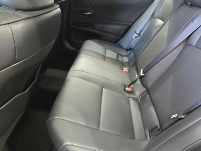2023 Lexus ES 300h 300h