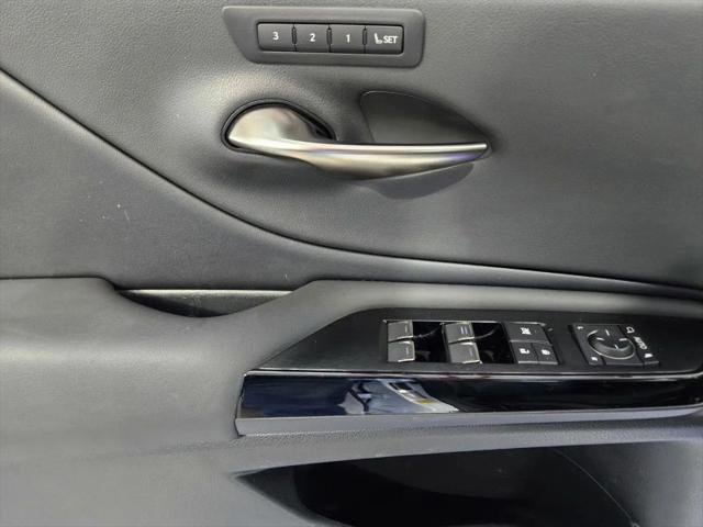 2023 Lexus ES 300h 300h