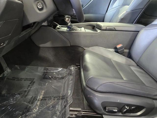2023 Lexus ES 300h 300h