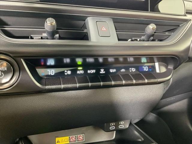 2025 Lexus 300 Premium