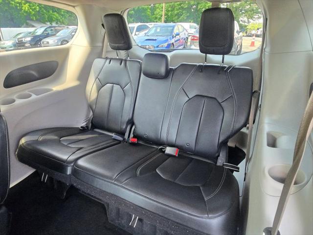 2021 Chrysler Voyager LXI