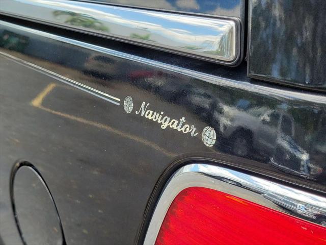 2012 Lincoln Navigator Base
