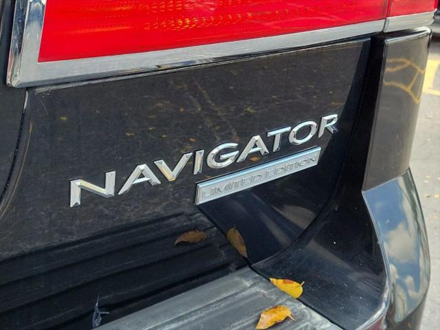 2012 Lincoln Navigator Base