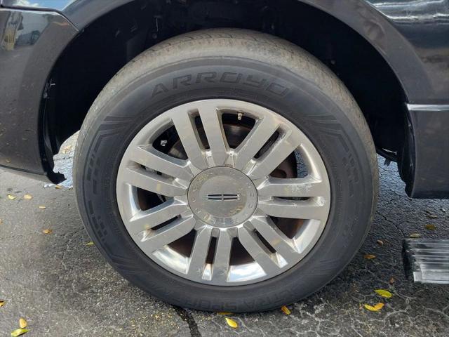 2012 Lincoln Navigator Base