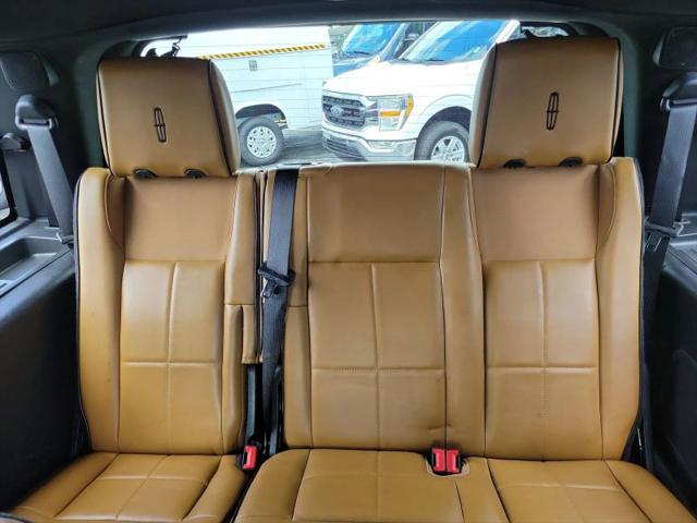 2012 Lincoln Navigator Base