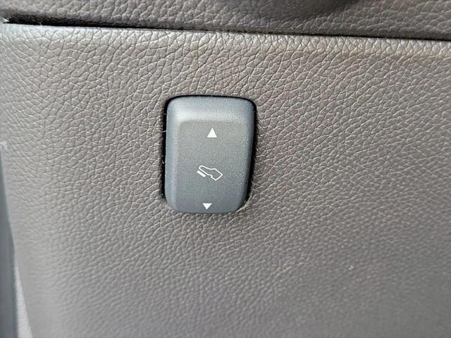 2012 Lincoln Navigator Base