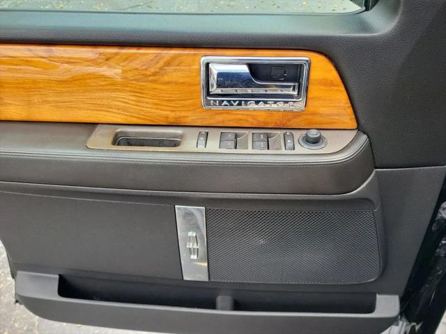 2012 Lincoln Navigator Base