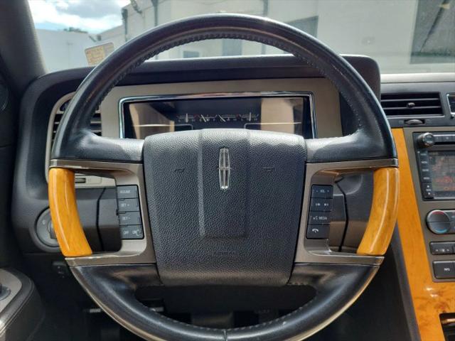 2012 Lincoln Navigator Base