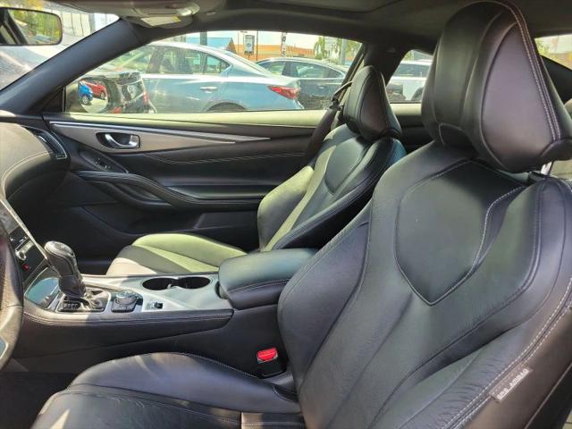 2017 INFINITI Q60 2.0t