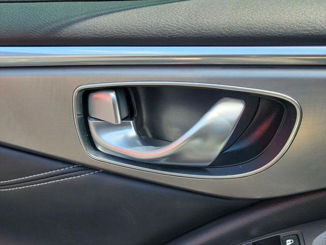 2017 INFINITI Q60 2.0t